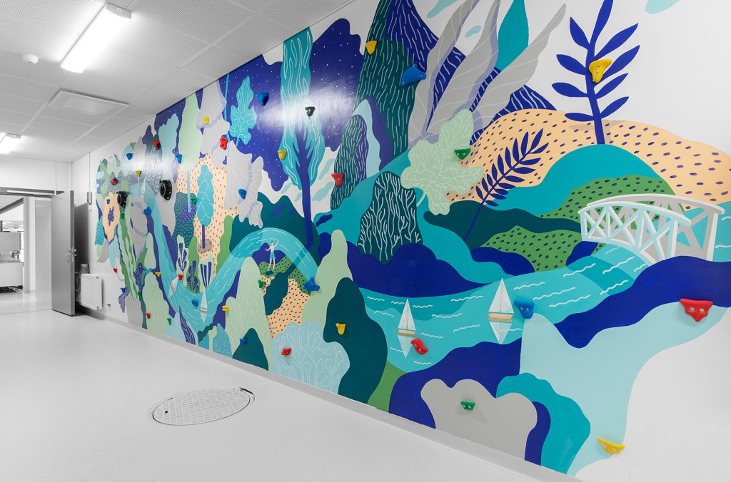 Seikkailu / The Adventure. Mural, Korkeakosken koulu, Kotka 2019. Photo: Linda Varoma