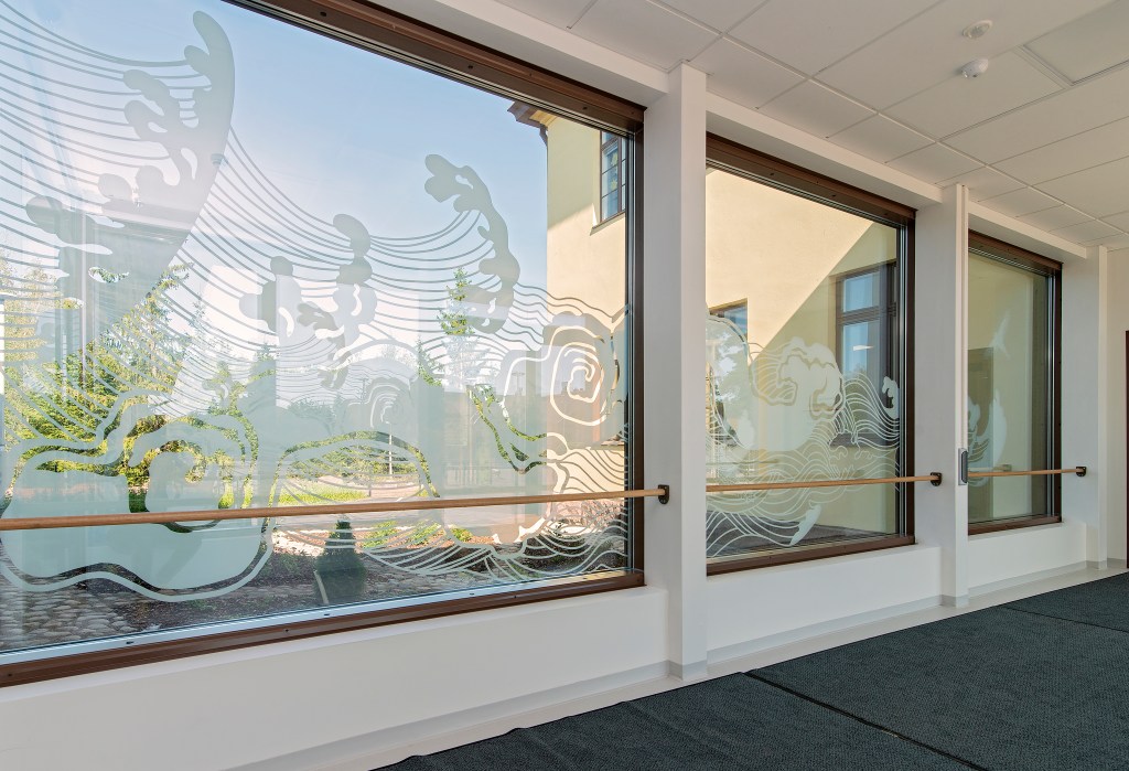 Tyrsky / The Waves. Print on glass. Korkeakosken koulu, Kotka 2019. Photo: Linda Varoma